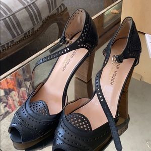 NEW Black leather pumps Size 9/39